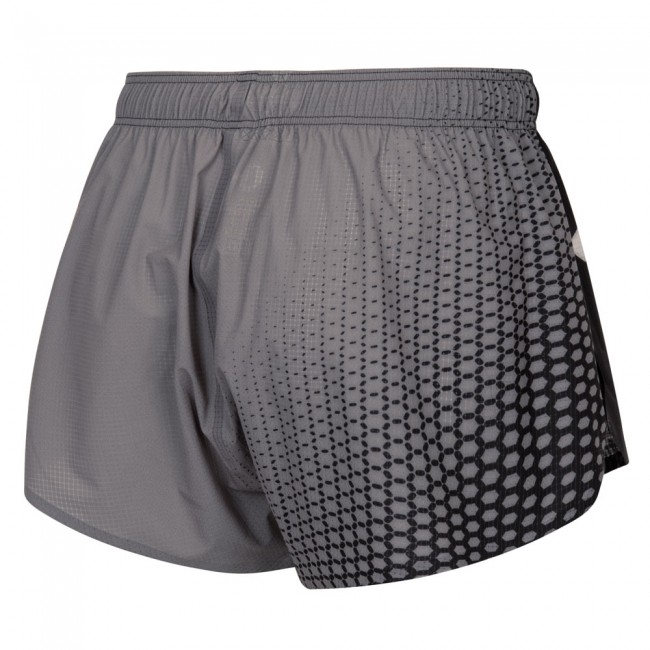 Loose athletic shorts REVOLT RED, seamlessly heat bonded